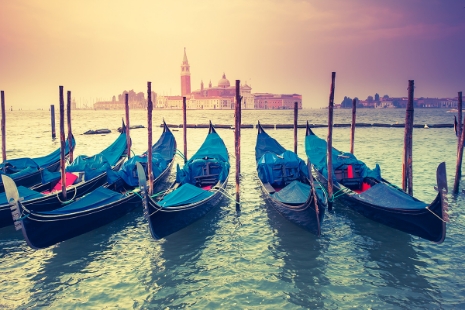 Venice-left-three-gondolas.jpg